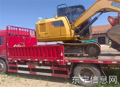 出售挖掘机板车 新夹木器 新锤 全套