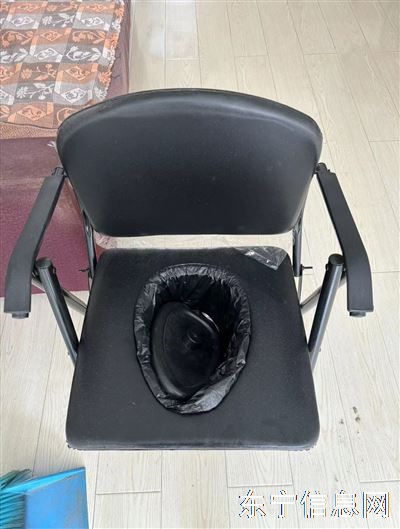 出售闲置轮椅，电动防褥疮垫