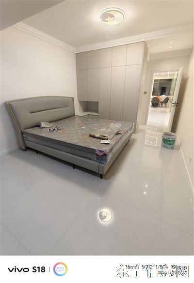 龙泉花园电梯2楼，131平3室2厅2卫，新装修没住