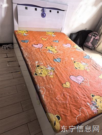 衣柜，床