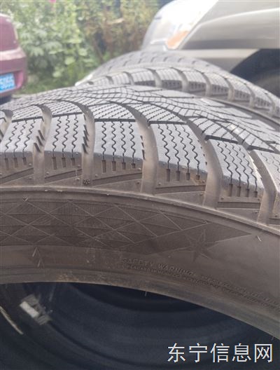 出售二手雪地胎九成新265/45R21