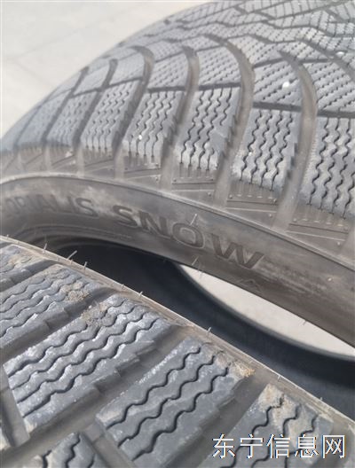 出售二手雪地胎九成新265/45R21