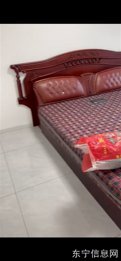 一校对面学区房出租