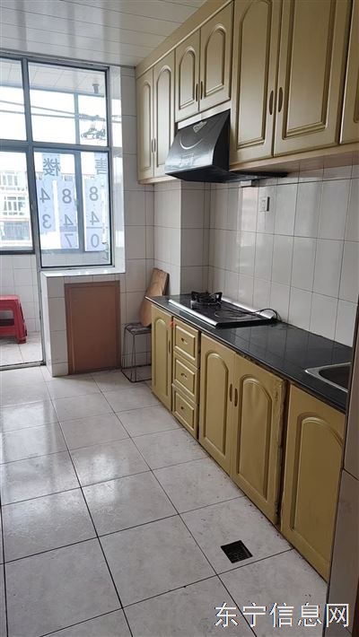 东宁市运管家属楼3单元502 87平方 三中学区房价格可议